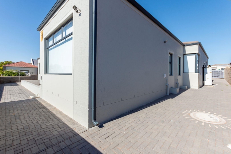 4 Bedroom Property for Sale in Myburgh Park Western Cape